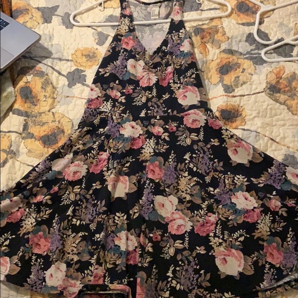 Dress - Picture 3 of 3